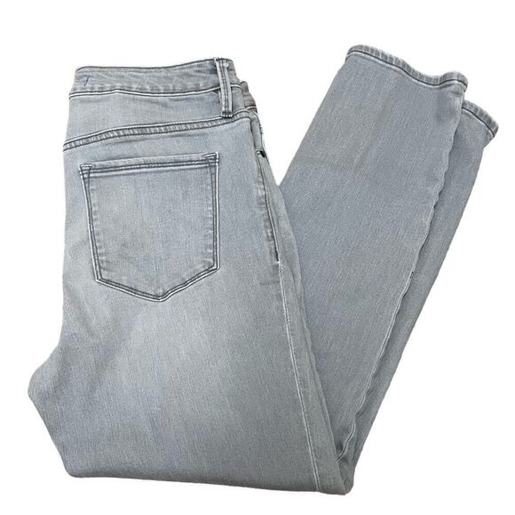 ATHLETA Sculptek Skinny Crop Jean Granite Wash - Picture 8 of 9